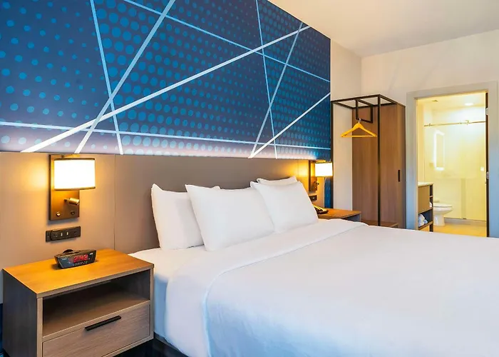 Comfort Suites Kelowna