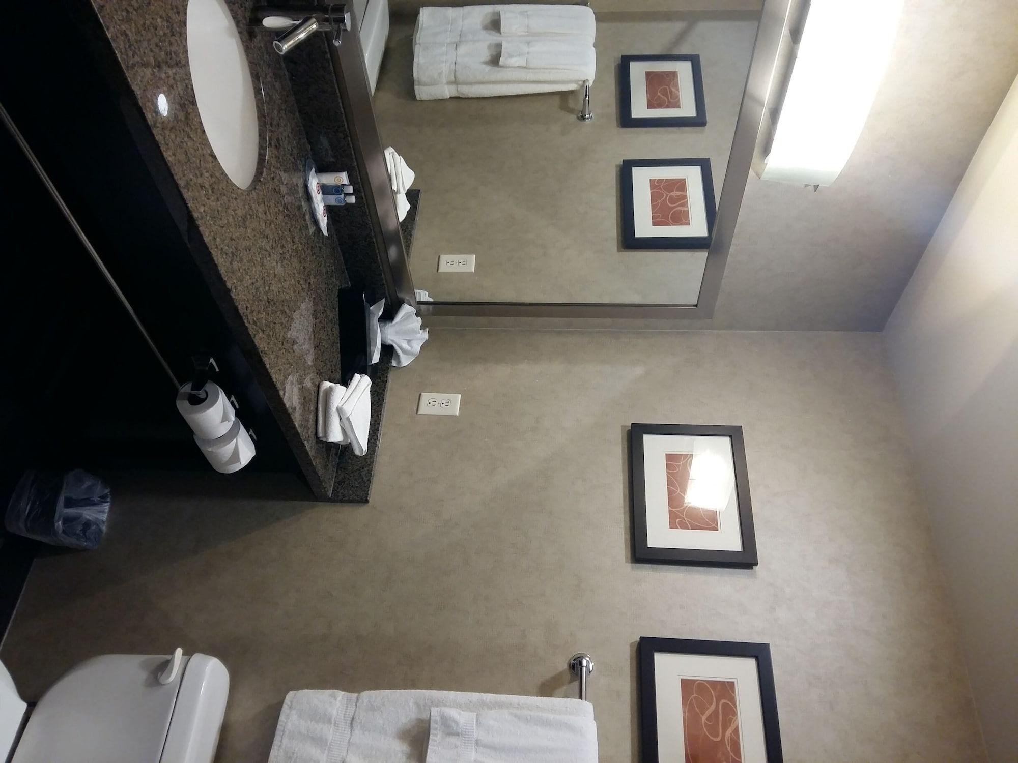 Comfort Hotel 4*